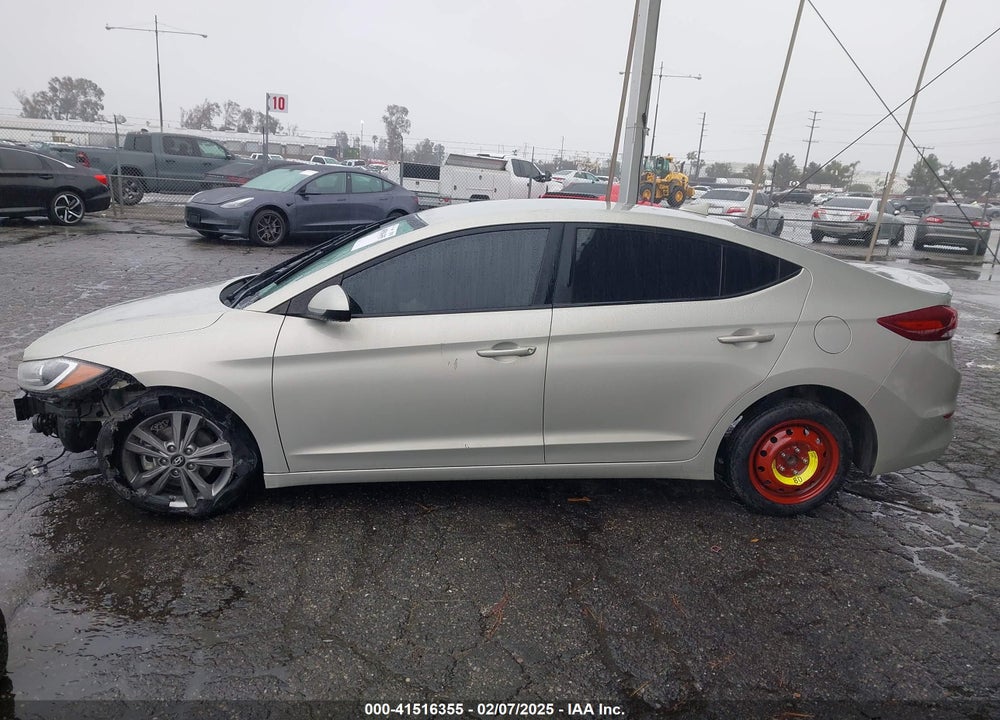 2017 HYUNDAI ELANTRA VIN: KMHD84LF9HU271575