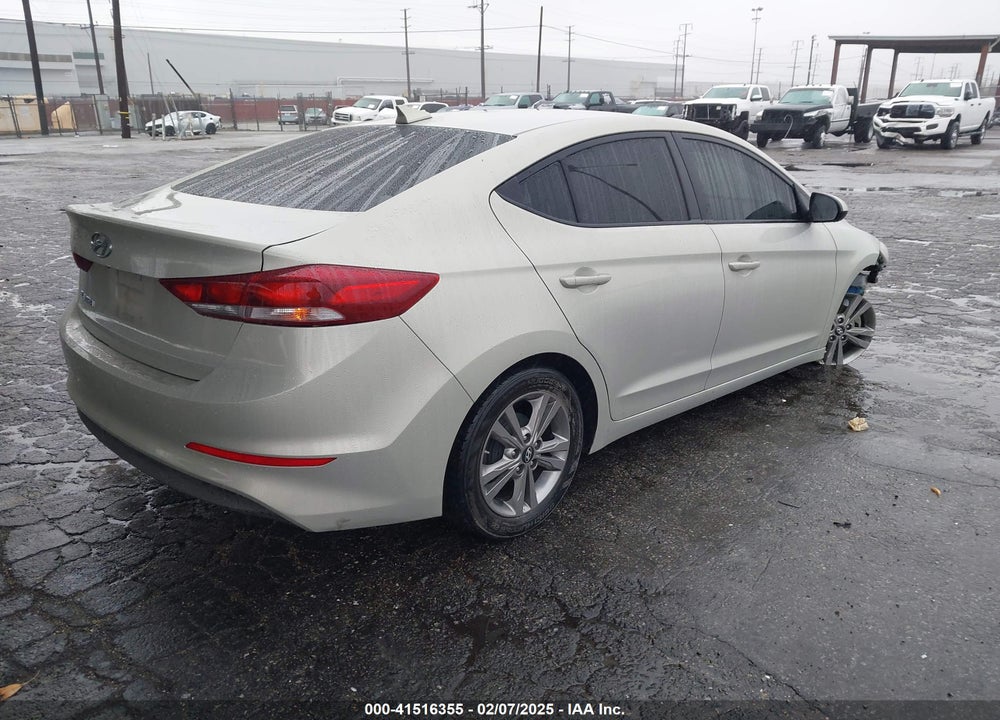 2017 HYUNDAI ELANTRA VIN: KMHD84LF9HU271575