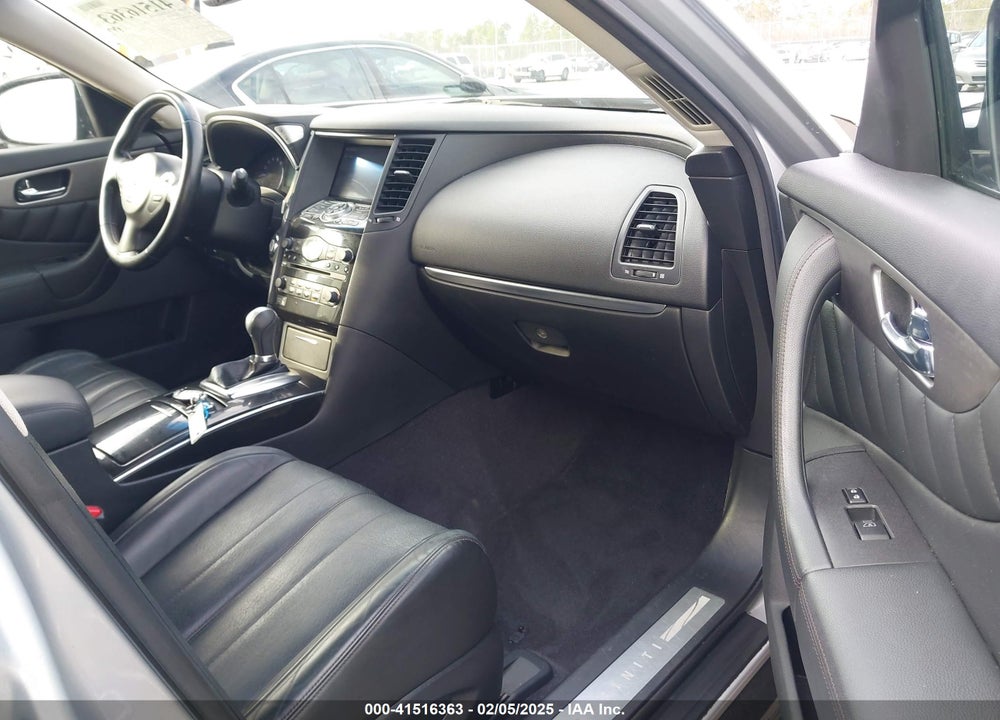 2017 INFINITI QX70 VIN: JN8CS1MU9HM141233