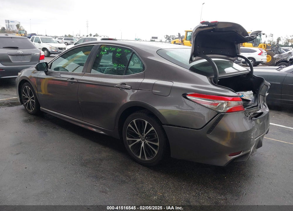 2018 TOYOTA CAMRY VIN: 4T1B11HK9JU643308