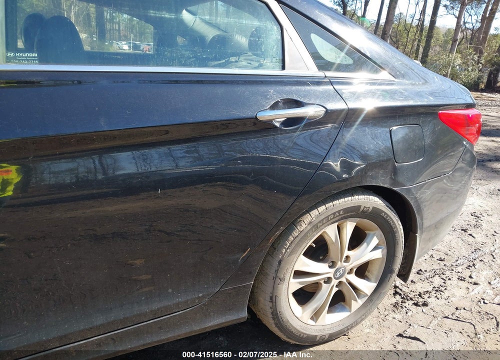2011 HYUNDAI SONATA VIN: 5NPEC4AC2BH307463