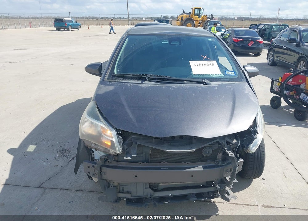 2017 TOYOTA YARIS VIN: VNKKTUD31HA078800