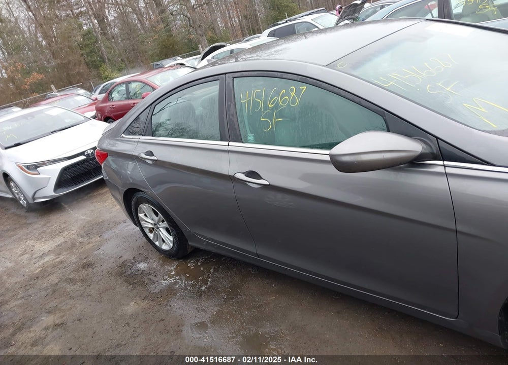 2013 HYUNDAI SONATA VIN: 5NPEB4AC6DH526965