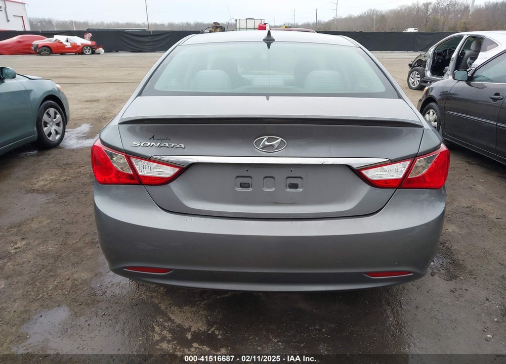 2013 HYUNDAI SONATA VIN: 5NPEB4AC6DH526965