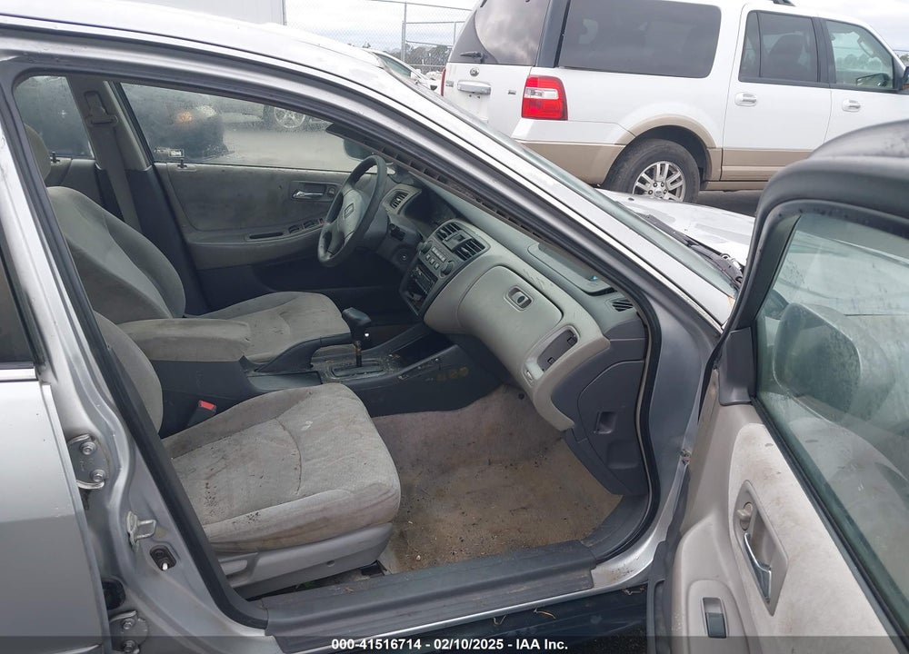 2001 HONDA ACCORD 2.3 LX VIN: 1HGCG66541A016987