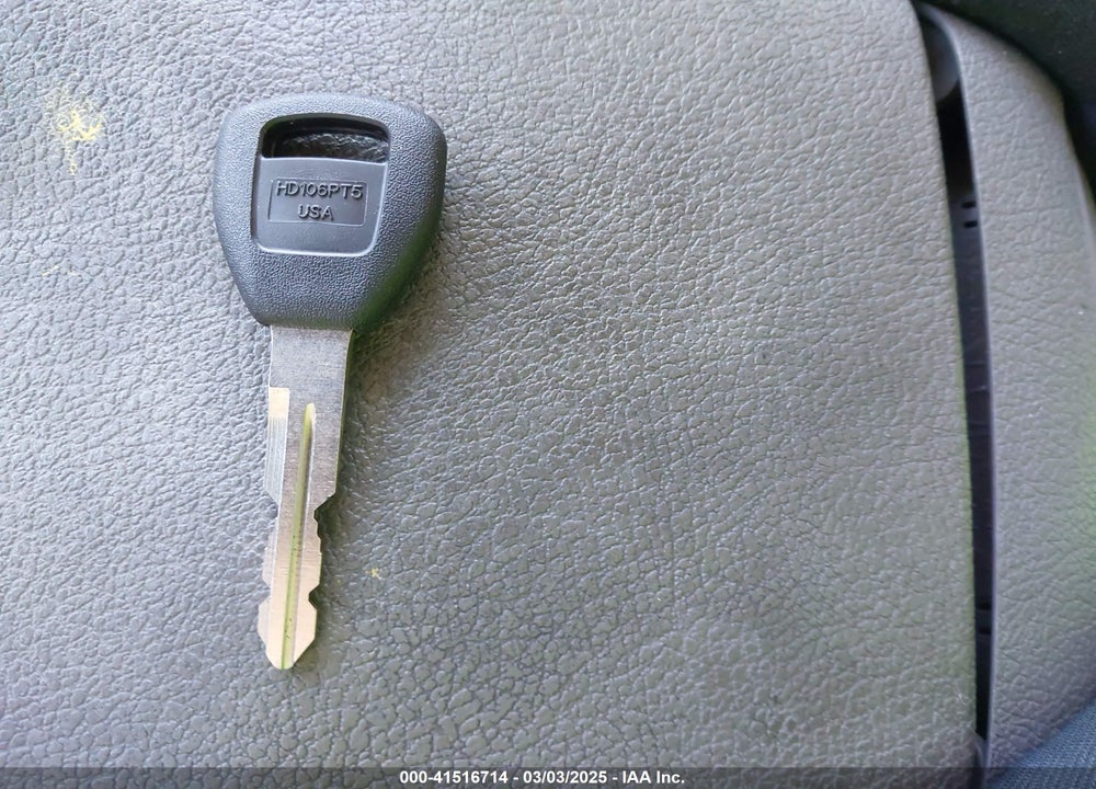 2001 HONDA ACCORD 2.3 LX VIN: 1HGCG66541A016987