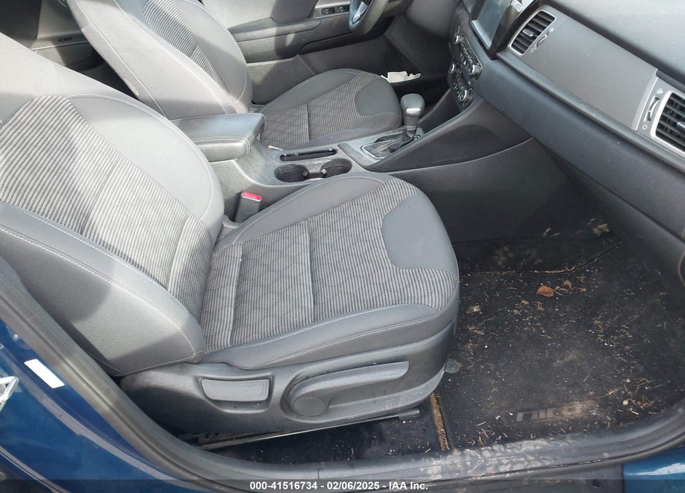 2017 KIA NIRO LX VIN: KNDCB3LC0H5104761