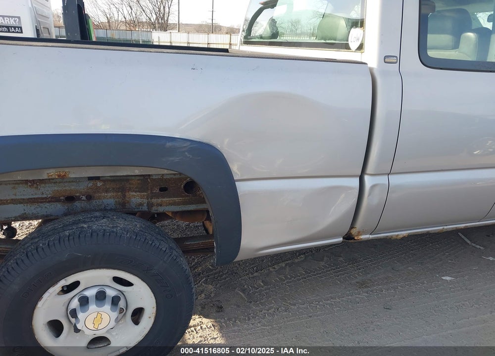 2004 CHEVROLET SILVERADO 2500HD WORK TRUCK VIN: 1GCHC29U34E336116