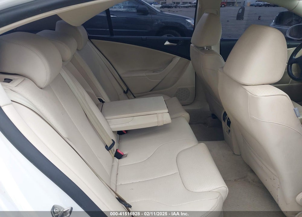 2009 VOLKSWAGEN PASSAT VIN: WVWJK73C49P051082