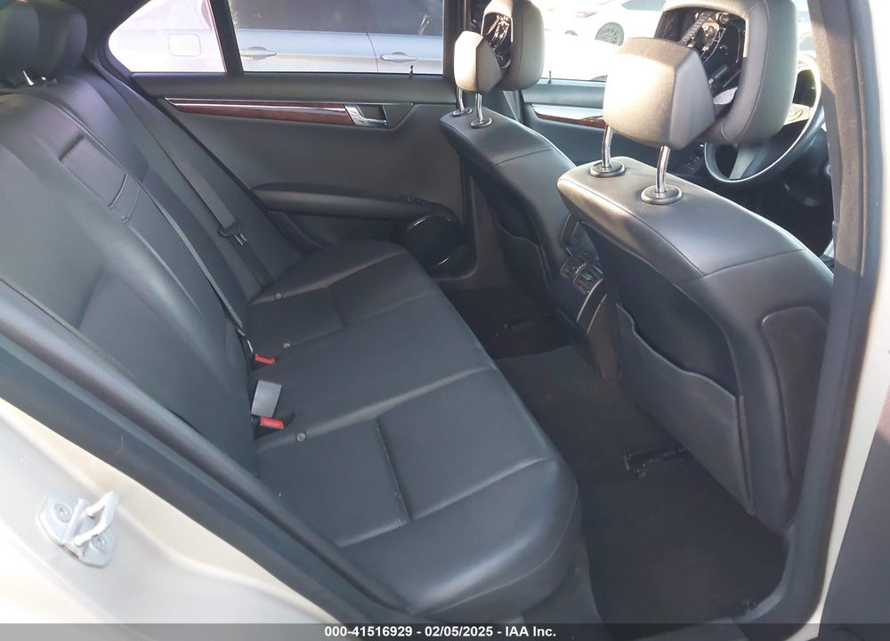 2011 MERCEDES-BENZ C 300 VIN: WDDGF5EB8BR136644