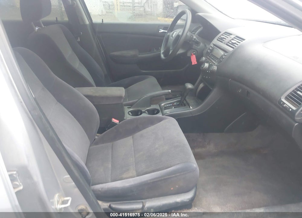 2004 HONDA ACCORD 2.4 LX VIN: JHMCM56384C038255