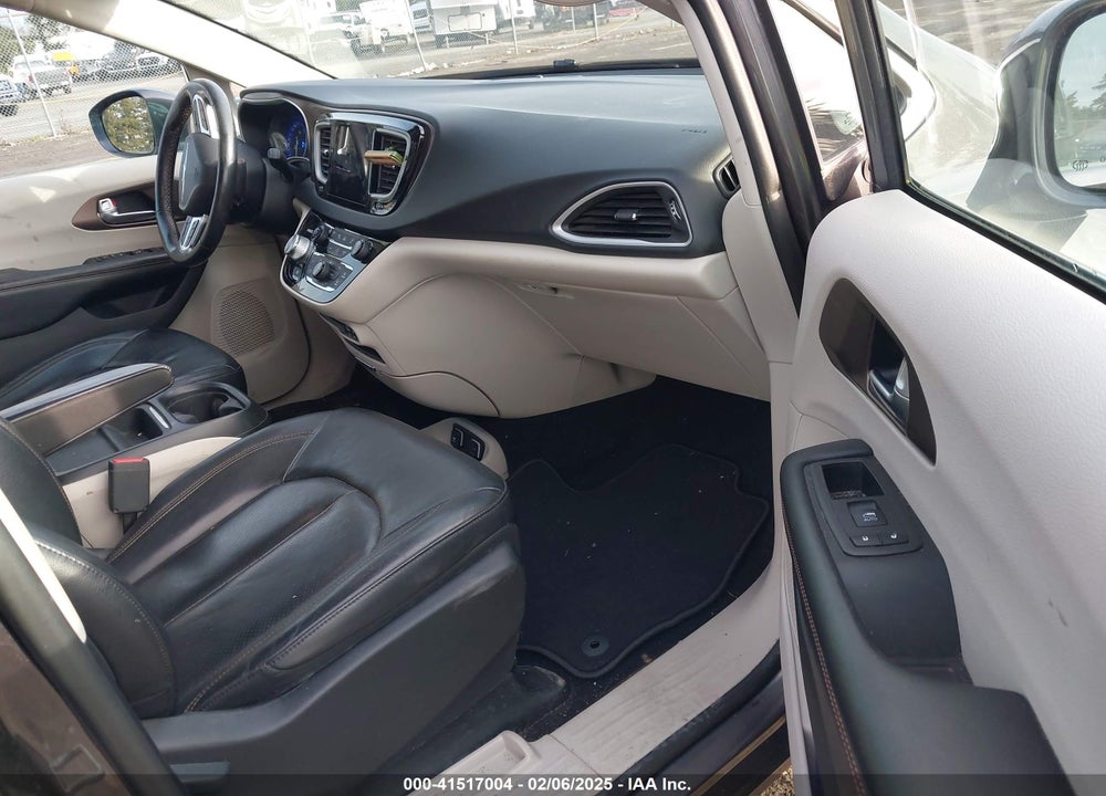 2019 CHRYSLER PACIFICA TOURING L VIN: 2C4RC1BG5KR629051