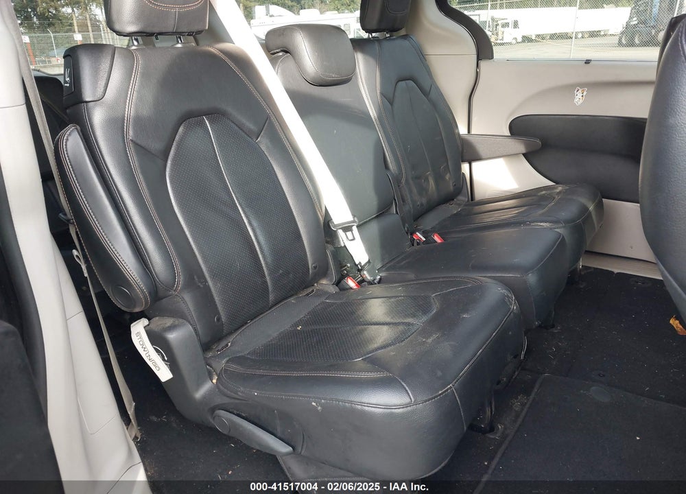 2019 CHRYSLER PACIFICA TOURING L VIN: 2C4RC1BG5KR629051