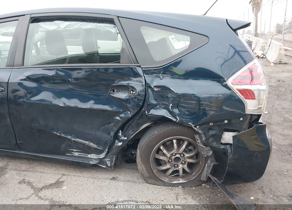 2017 TOYOTA PRIUS V VIN: JTDZN3EU2HJ061734