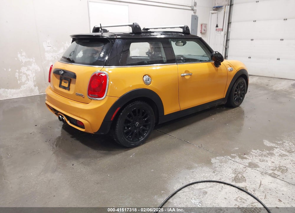 2016 MINI HARDTOP COOPER S VIN: WMWXP7C57G2C61117