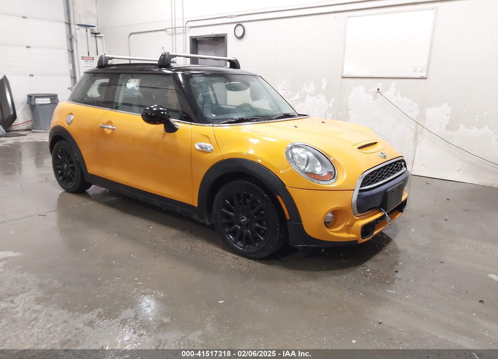 2016 MINI HARDTOP COOPER S VIN: WMWXP7C57G2C61117