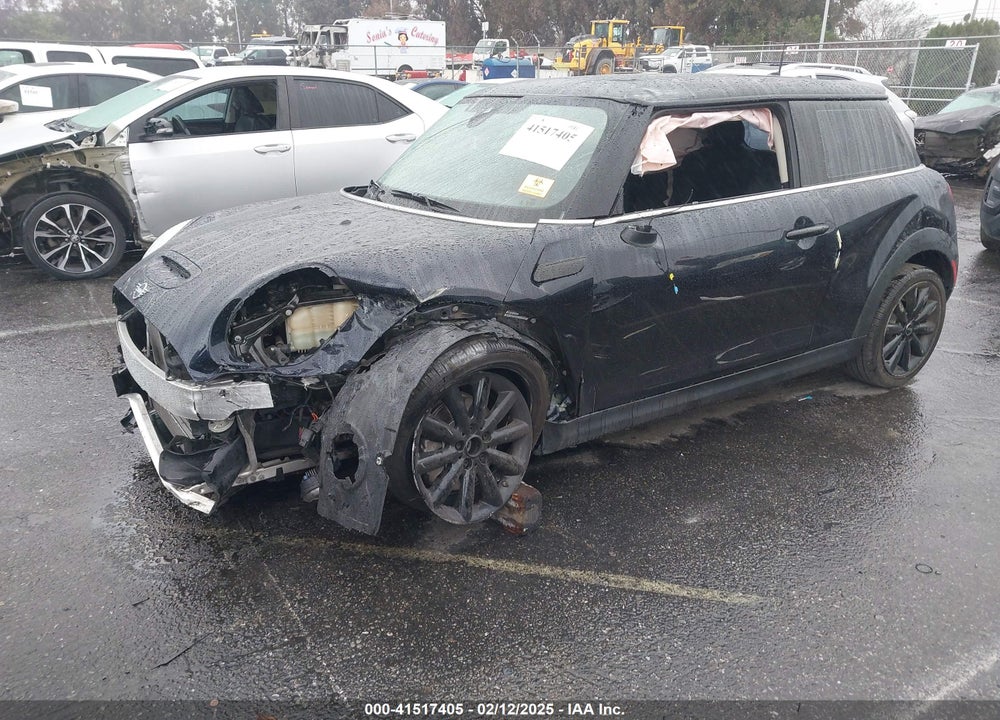 2021 MINI COOPER VIN: WMWXR5C02M2M93426