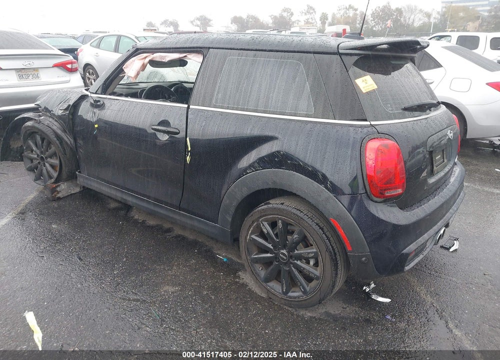 2021 MINI COOPER VIN: WMWXR5C02M2M93426