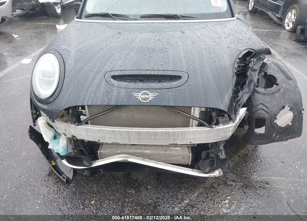 2021 MINI COOPER VIN: WMWXR5C02M2M93426