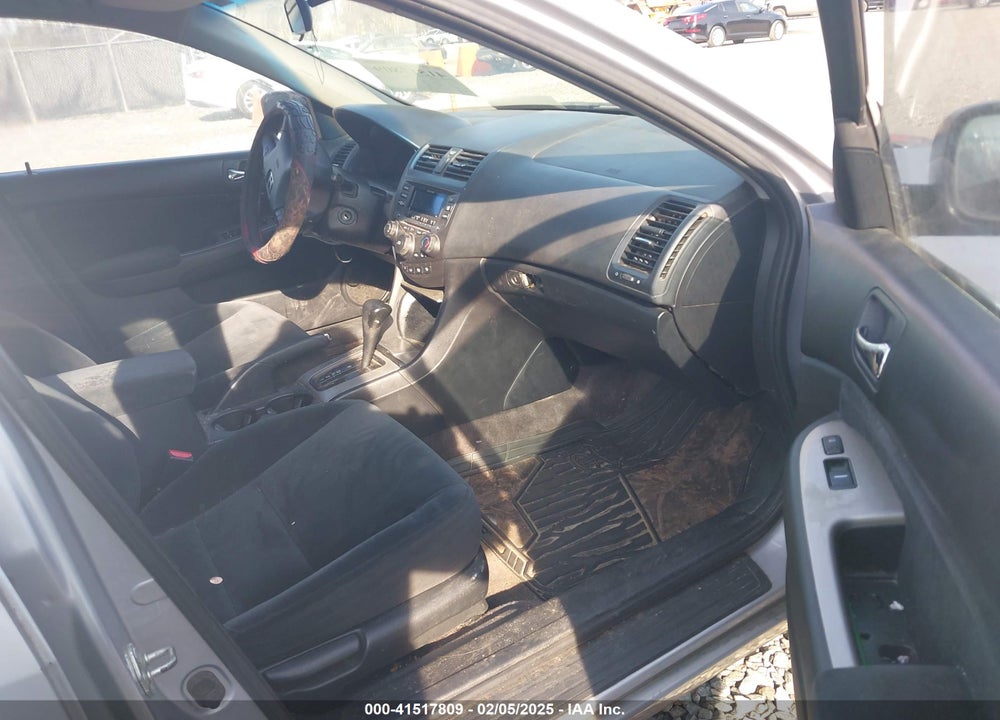 2004 HONDA ACCORD 2.4 EX VIN: 1HGCM566X4A130833