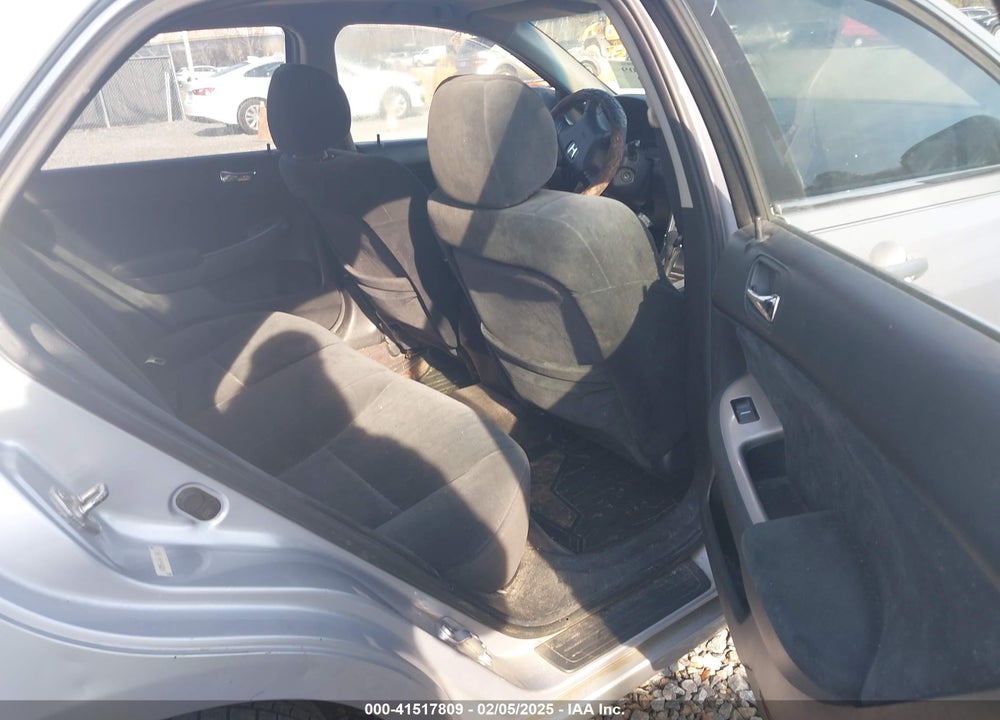 2004 HONDA ACCORD 2.4 EX VIN: 1HGCM566X4A130833