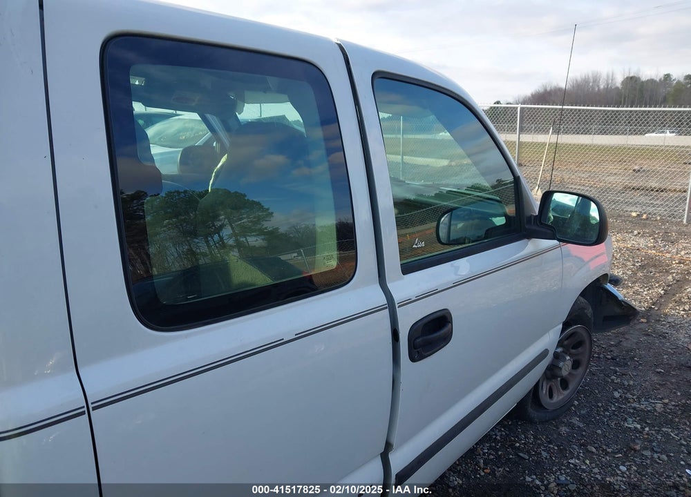 2005 GMC SIERRA 1500 VIN: 1GTEC19T05E280982