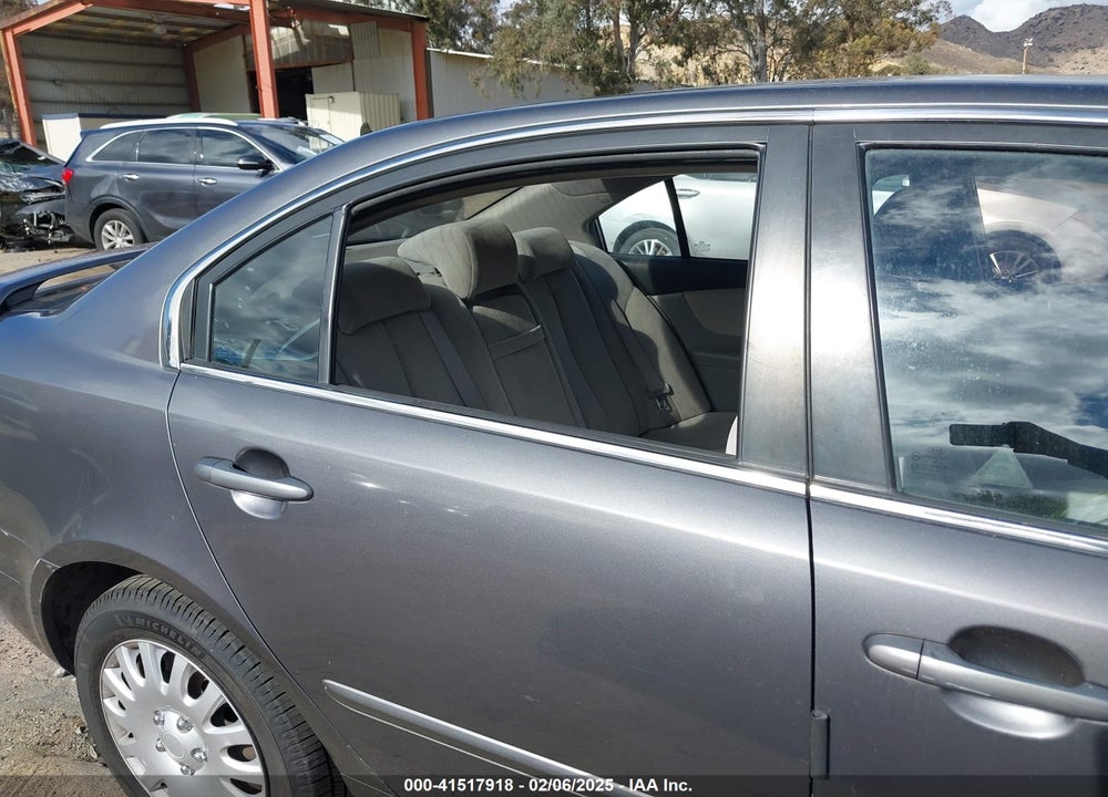 2007 KIA OPTIMA VIN: KNAGE123975130317