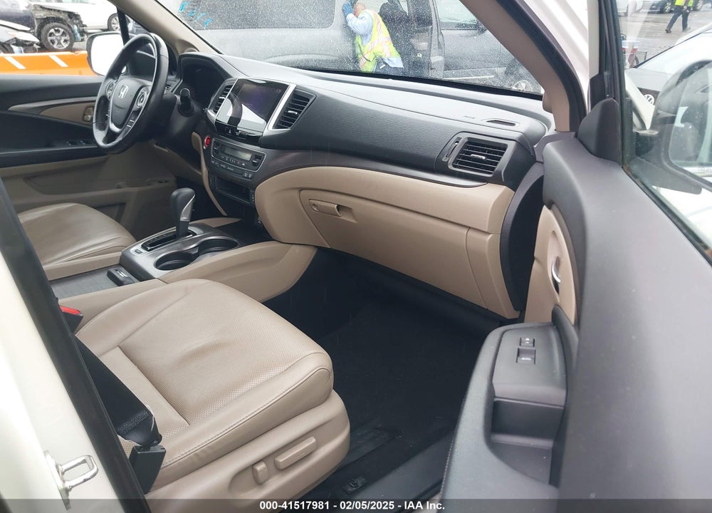 2019 HONDA RIDGELINE VIN: 5FPYK2F61KB000542