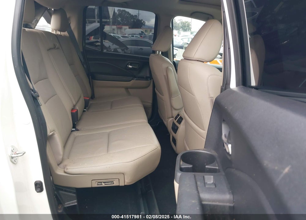 2019 HONDA RIDGELINE VIN: 5FPYK2F61KB000542