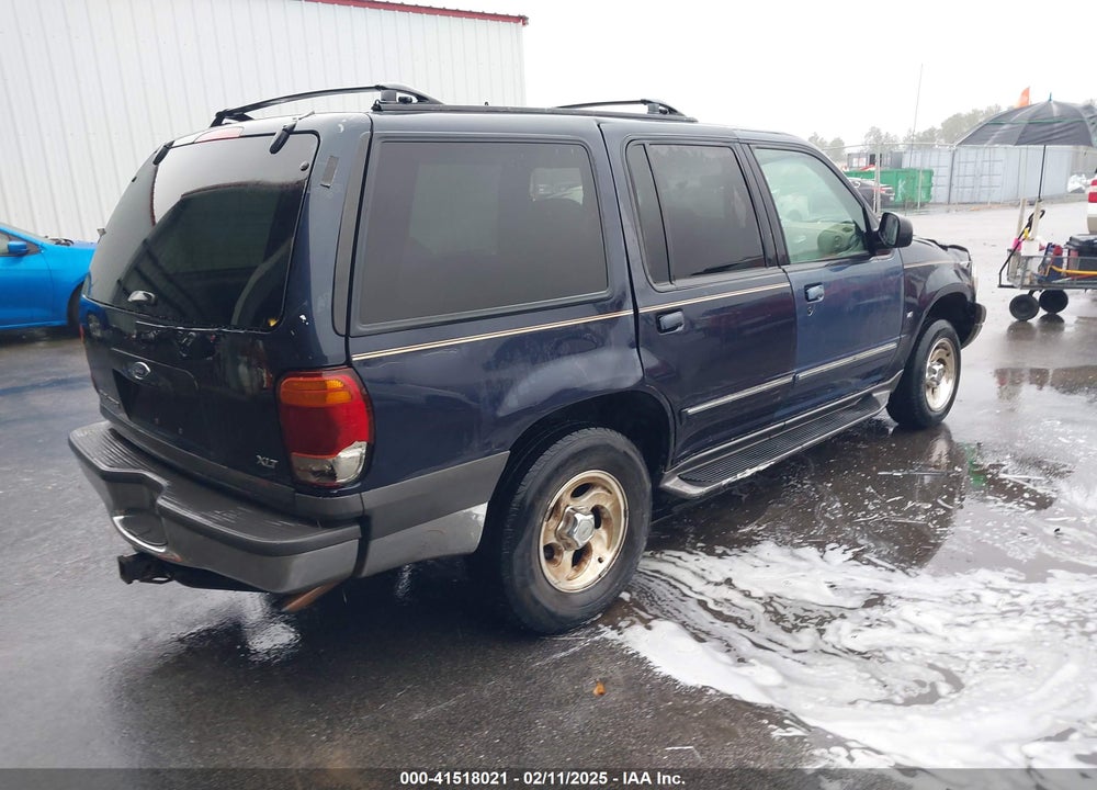 2000 FORD EXPLORER XLT VIN: 1FMZU63P8YUB81789