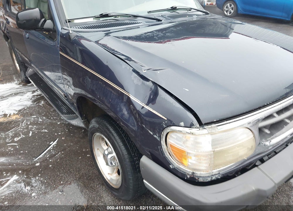 2000 FORD EXPLORER XLT VIN: 1FMZU63P8YUB81789