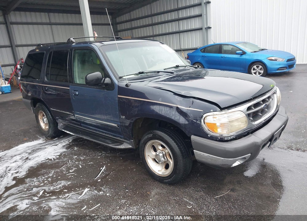 2000 FORD EXPLORER XLT VIN: 1FMZU63P8YUB81789