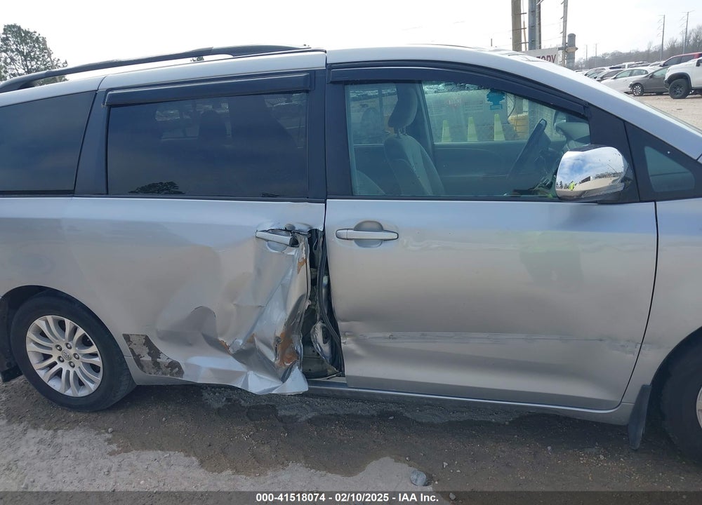 2011 TOYOTA SIENNA LE V6 VIN: 5TDKK3DC3BS064350