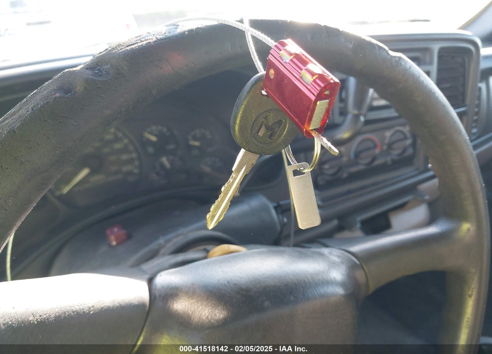 2002 CHEVROLET SILVERADO 1500 VIN: 1GCEC14VX2E147943