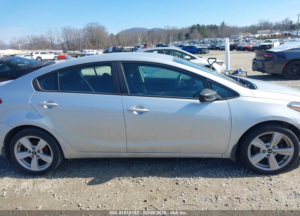 2017 KIA FORTE VIN: 3KPFK4A78HE028378