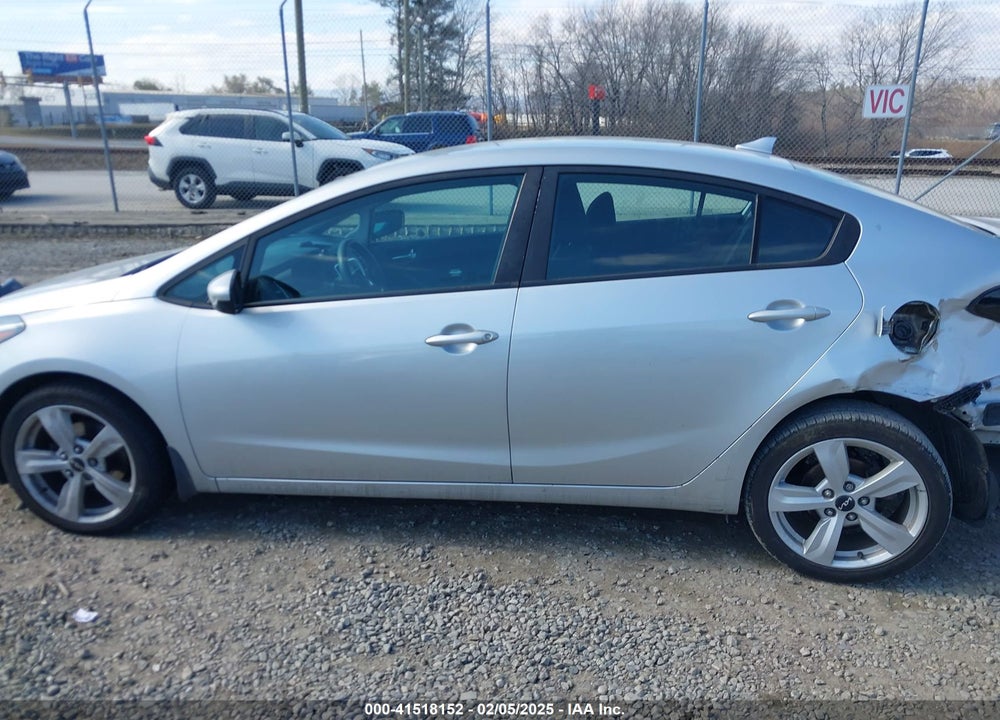 2017 KIA FORTE VIN: 3KPFK4A78HE028378