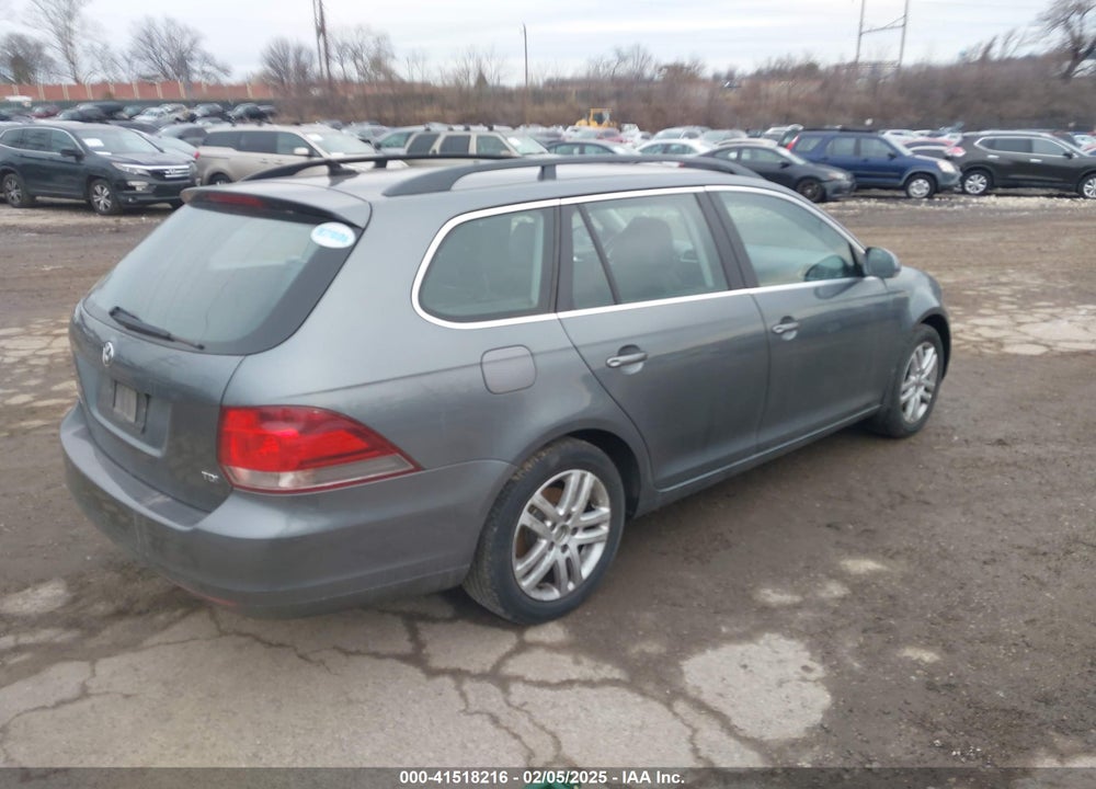 2011 VOLKSWAGEN JETTA SPORTWAGEN 2.0L TDI VIN: 3VWML7AJ2BM632035