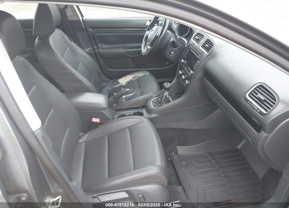 2011 VOLKSWAGEN JETTA SPORTWAGEN 2.0L TDI VIN: 3VWML7AJ2BM632035