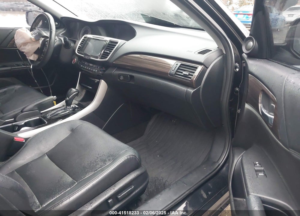2016 HONDA ACCORD VIN: 1HGCR3F02GA018193
