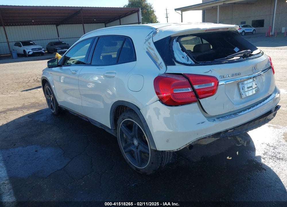 2015 MERCEDES-BENZ GLA 250 VIN: WDCTG4GB6FJ037574