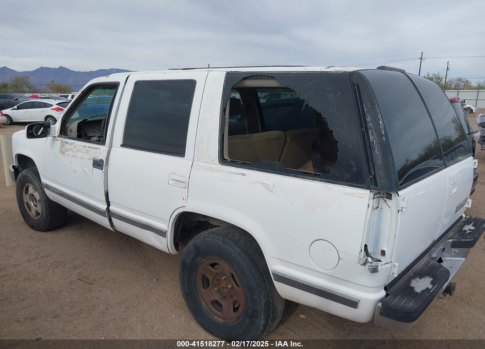 1997 CHEVROLET TAHOE LS VIN: 1GNEK13RXVJ389741