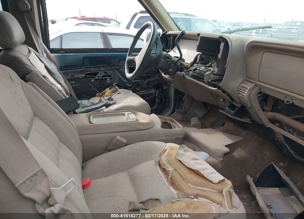 1997 CHEVROLET TAHOE LS VIN: 1GNEK13RXVJ389741
