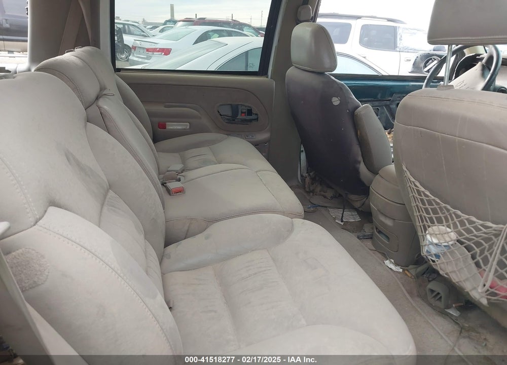 1997 CHEVROLET TAHOE LS VIN: 1GNEK13RXVJ389741