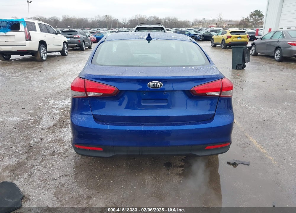 2017 KIA FORTE VIN: 3KPFK4A79HE121667