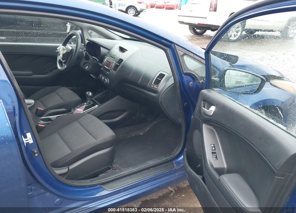 2017 KIA FORTE VIN: 3KPFK4A79HE121667