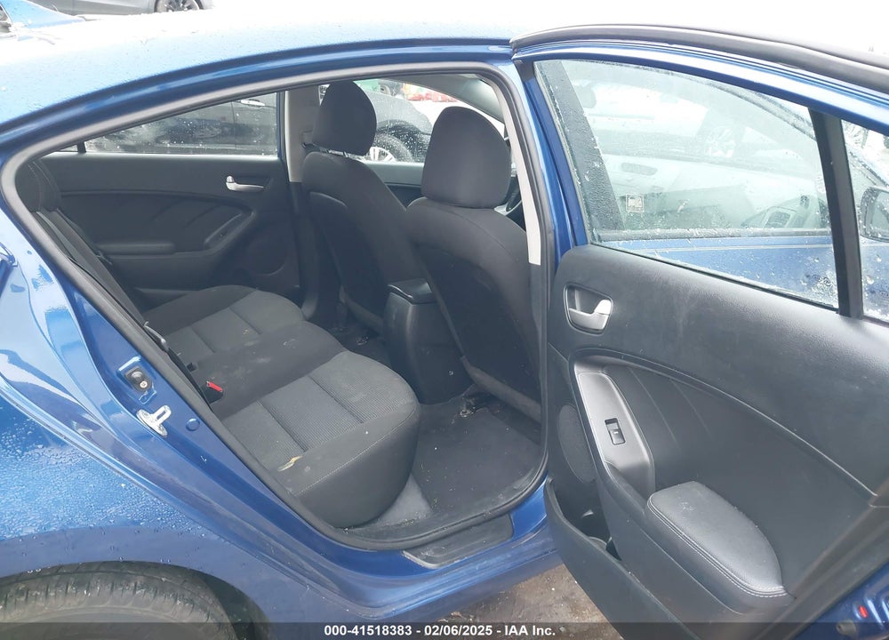 2017 KIA FORTE VIN: 3KPFK4A79HE121667