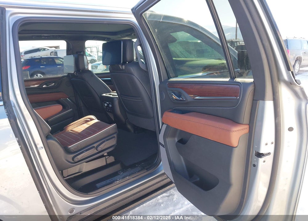2024 GMC YUKON XL 4WD DENALI ULTIMATE VIN: 1GKS2KKL1RR379139