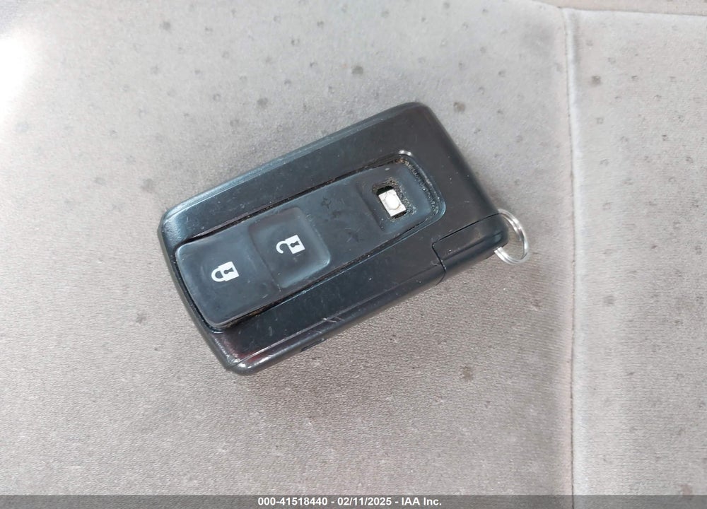 2007 TOYOTA PRIUS VIN: JTDKB20UX77586533