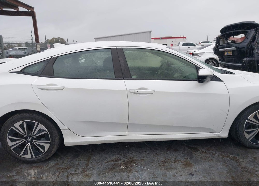 2018 HONDA CIVIC VIN: JHMFC1F73JX028913