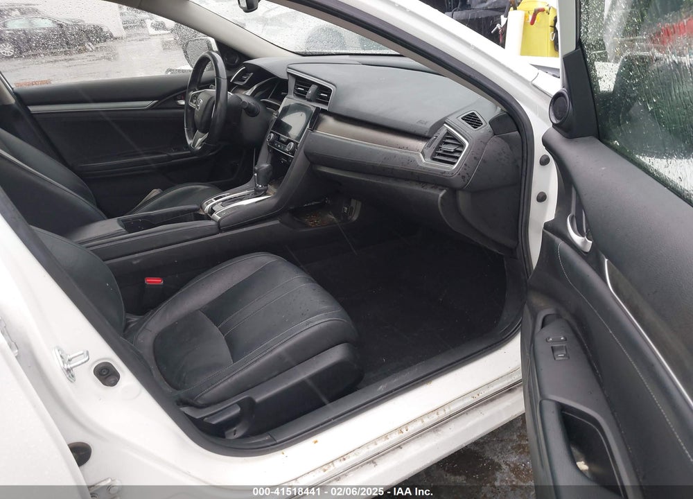 2018 HONDA CIVIC VIN: JHMFC1F73JX028913